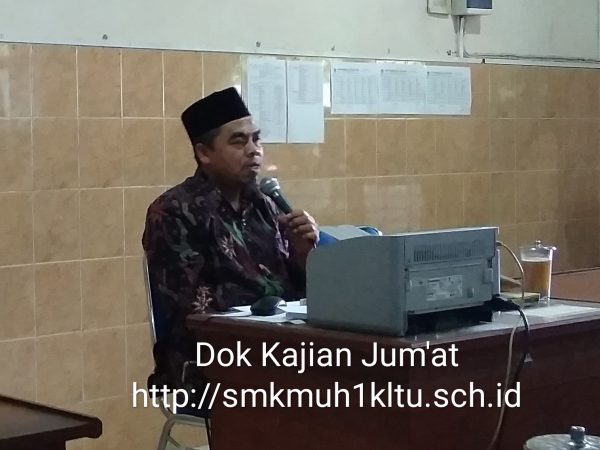 Pelaksanaan Kajian rutin Jum'at di SMK Musaka Pelaksanaan Kajian rutin Jum'at di SMK Musaka