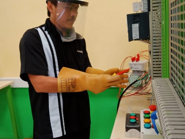 Pekerjaan SMK COE di SMK Musaka Pekerjaan SMK COE di SMK Musaka