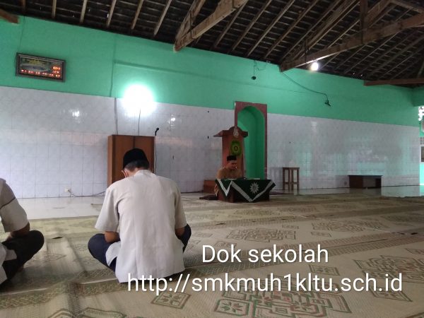Kajian Jum'at jelang buka puasa