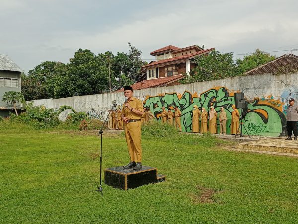 UPACARA APEL HARI PERTAMA MASUK SEKOLAH