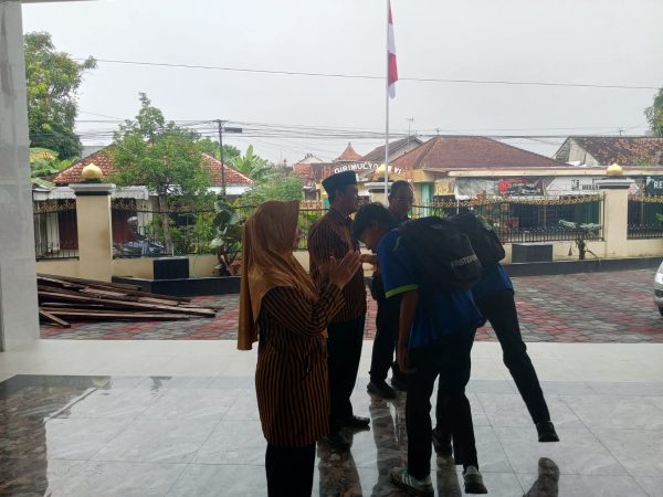 Membumikan Nilai 5S untuk Mewujudkan Generasi Berakhlak Mulia di SMK Muhammadiyah 1 Klaten Utara