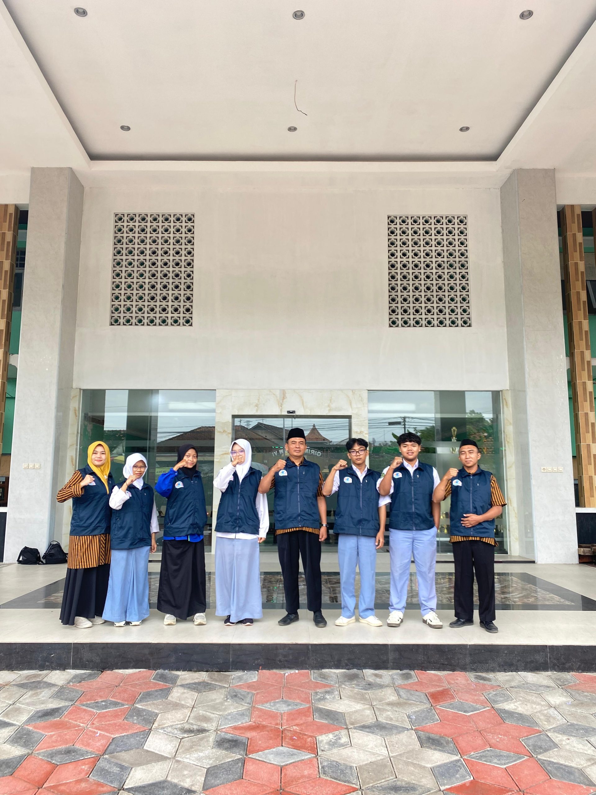 Siap Bersaing di Tingkat Nasional, SMK Muhammadiyah 1 Klaten Utara Berangkatkan 5 Siswa ke OlympicAD VIII di Makasar