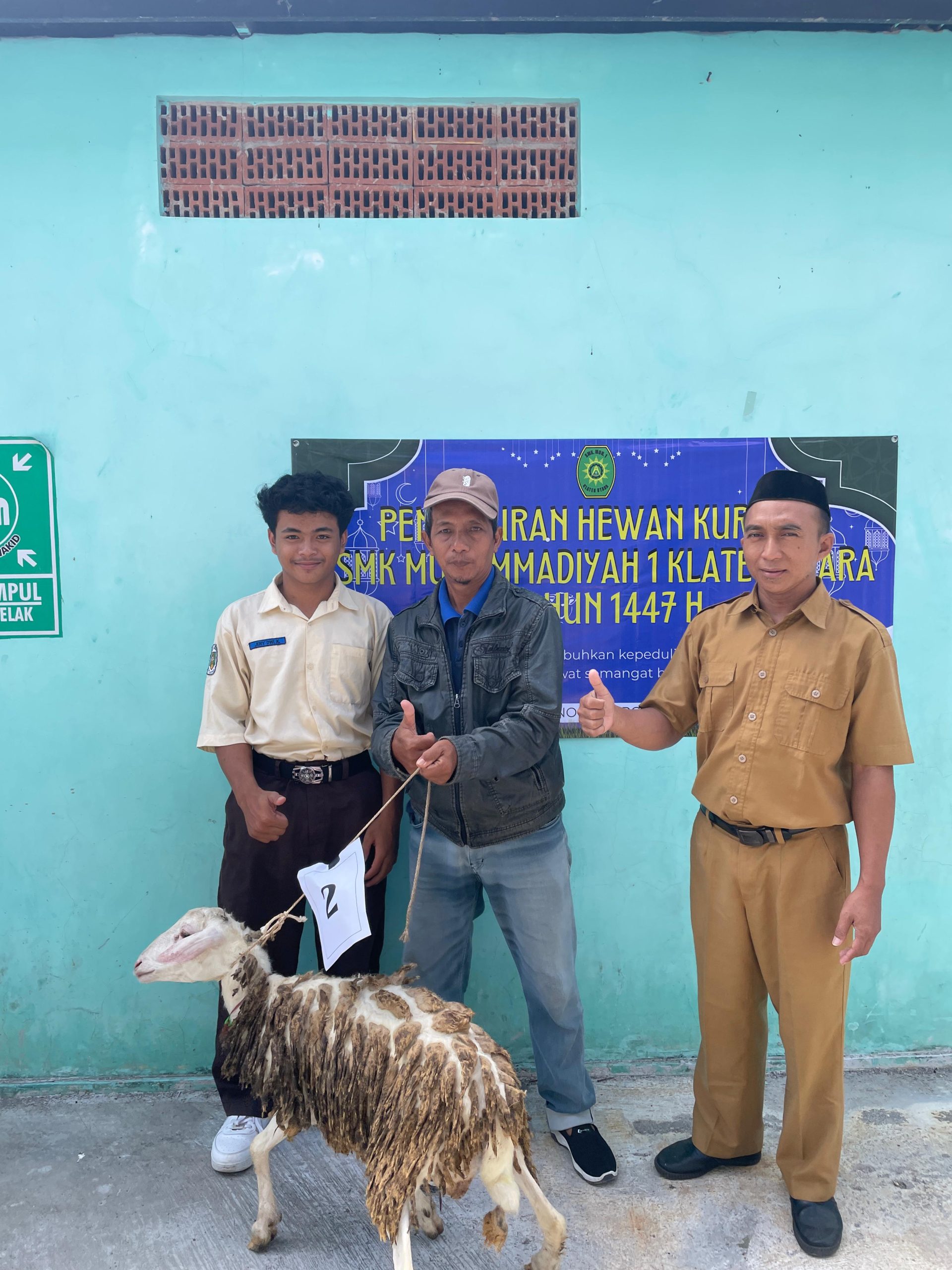 Semarak Iduladha 1447 H, SMK Muhammadiyah 1 Klaten Utara Berbagi Hewan Kurban Semarak Iduladha 1447 H, SMK Muhammadiyah 1 Klaten Utara Berbagi Hewan Kurban