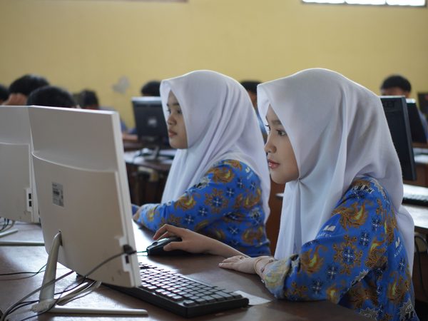 Semangat Siswa SMK Muhammadiyah 1 Klaten Utara Mengikuti Simulasi TKA Hari Ini Semangat Siswa SMK Muhammadiyah 1 Klaten Utara Mengikuti Simulasi TKA Hari Ini